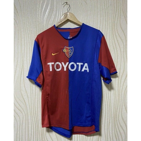 Signed Autographed￼ Soccer Jersey FC Basel Home Jersey Size Medium
